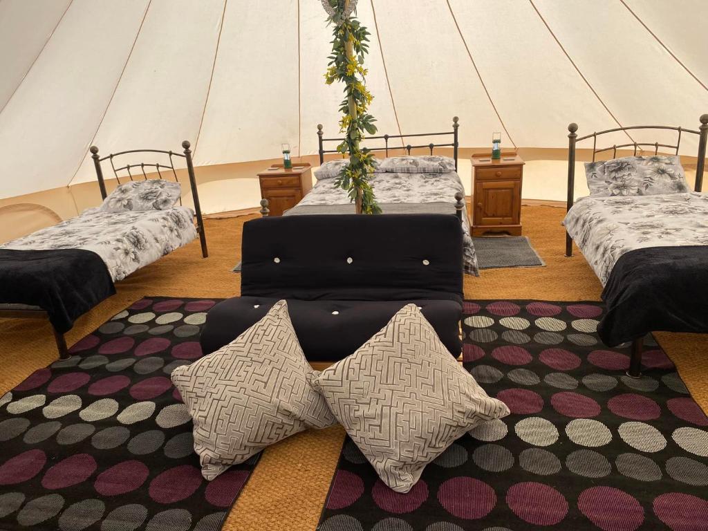Hendre Glamping Retreat- The Sparrow's Nest, Clydey