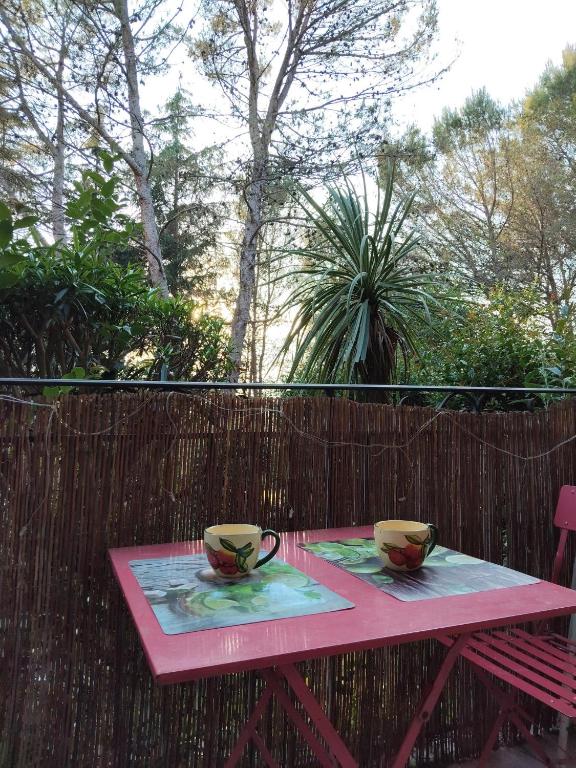 Bright & Calm 50qm - 10 min Antibes - 15 min Cannes - Pool & Tennis - 2