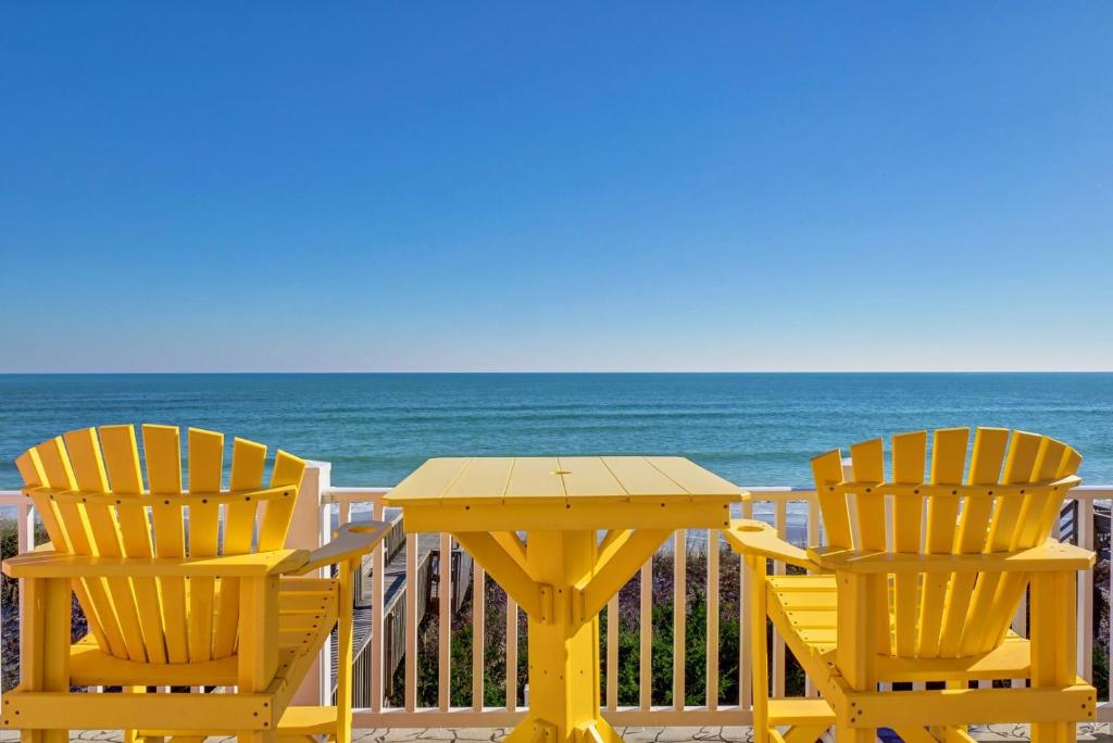 3970 Island Drive - It's a Wonderful Life, North Topsail Beach