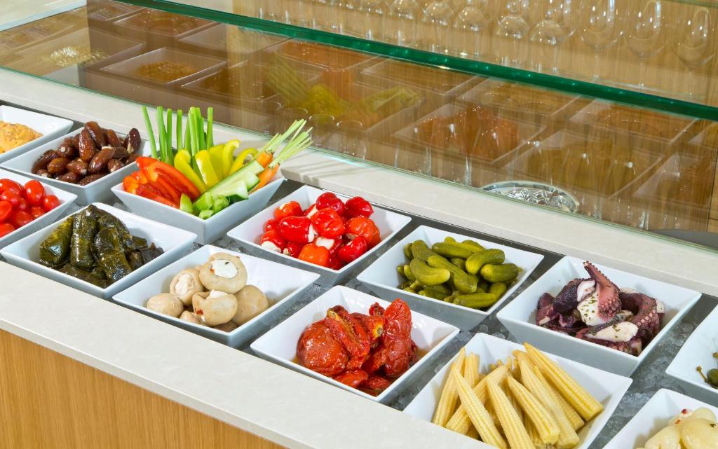 อาหารและเครื่องดื่ม