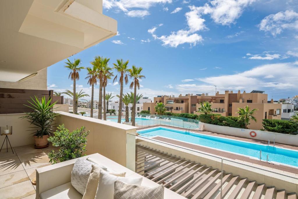 Luxury 3-Bedroom Corner Apartment with Large Terrace La Cala de Mijas - 1