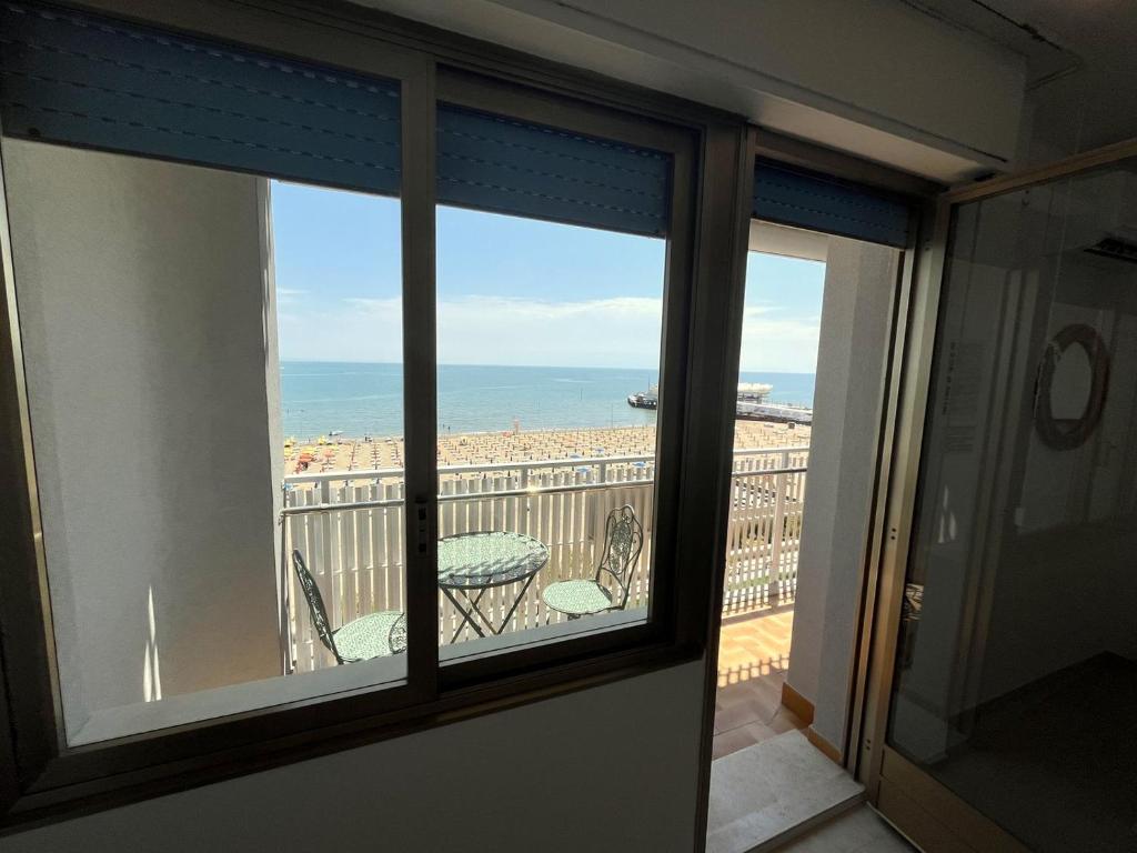 Lignano Sabbiadoro sea front and sea view - 5