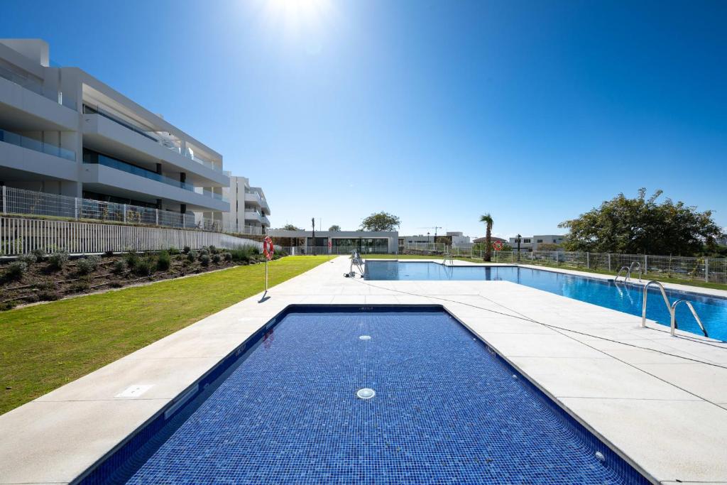 2-Bedroom Apartment in Azahar de Estepona - 1