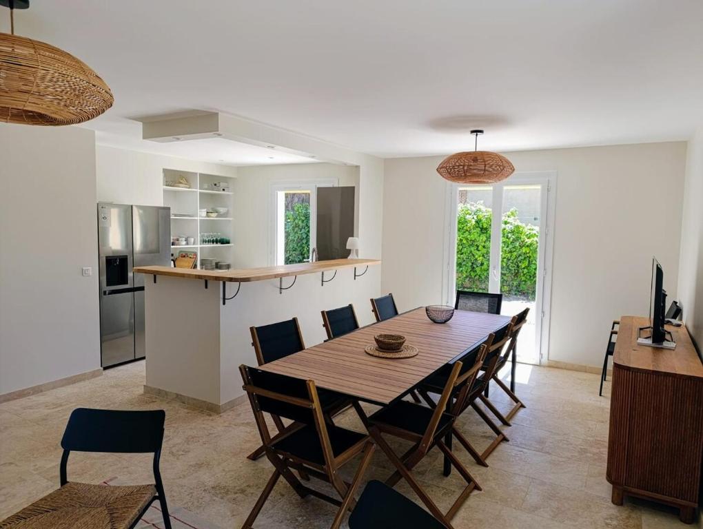 Maison climatisée avec Grand Jardin - 10 min à pied du Brusc et de sa plage - 5