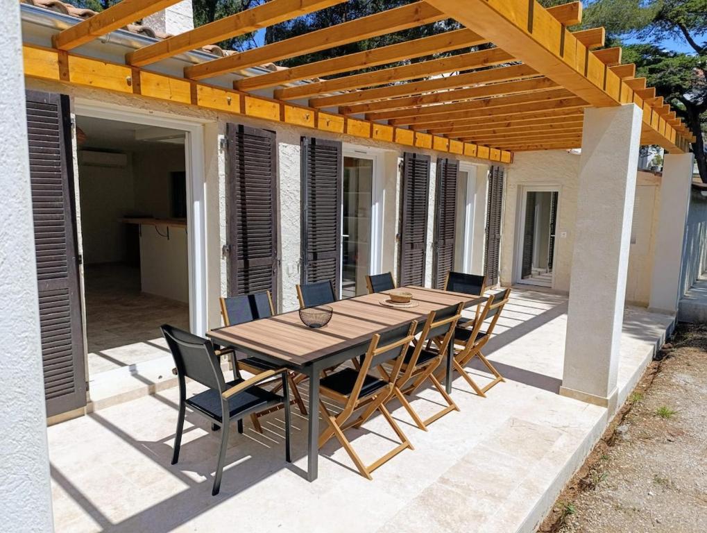 Maison climatisée avec Grand Jardin - 10 min à pied du Brusc et de sa plage - 1