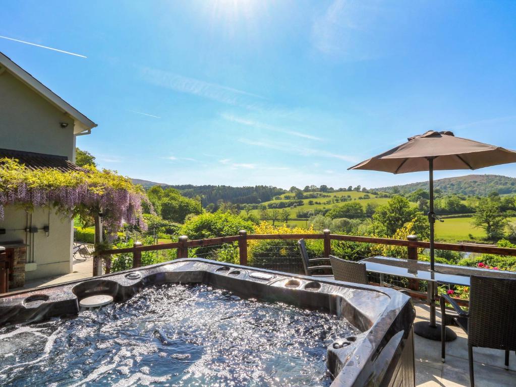 Curtau, Builth Wells