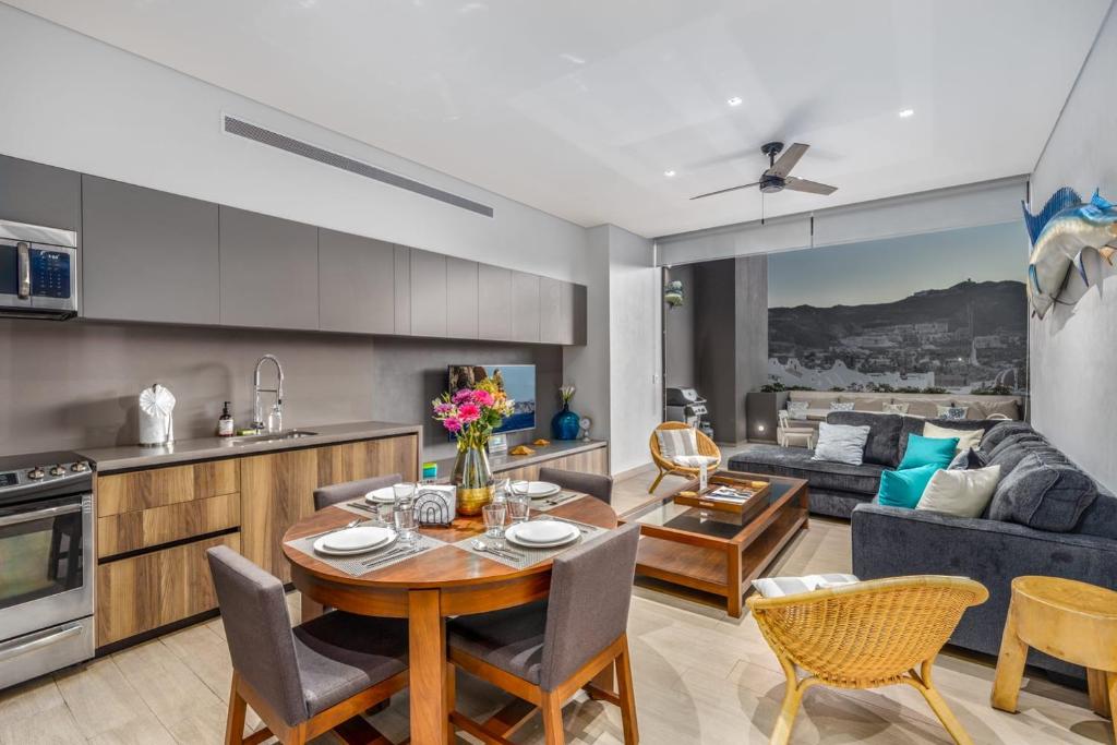 Cabo Marina Luxury Condo Jacuzzi & Terrace - 5