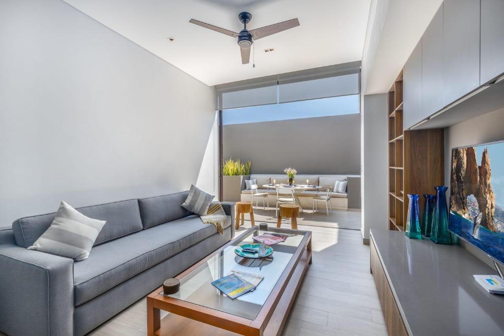 2 BR Cabo Marina Walk to Beach & Private Jacuzzi - 5