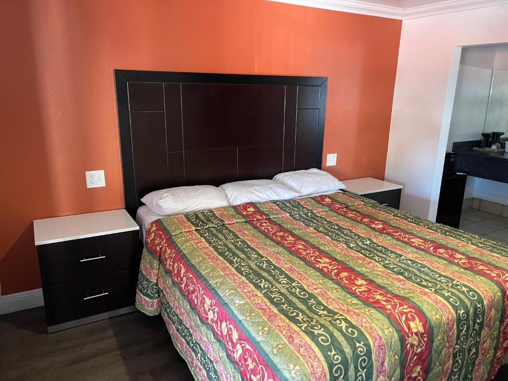 The Oaks Motel 전경