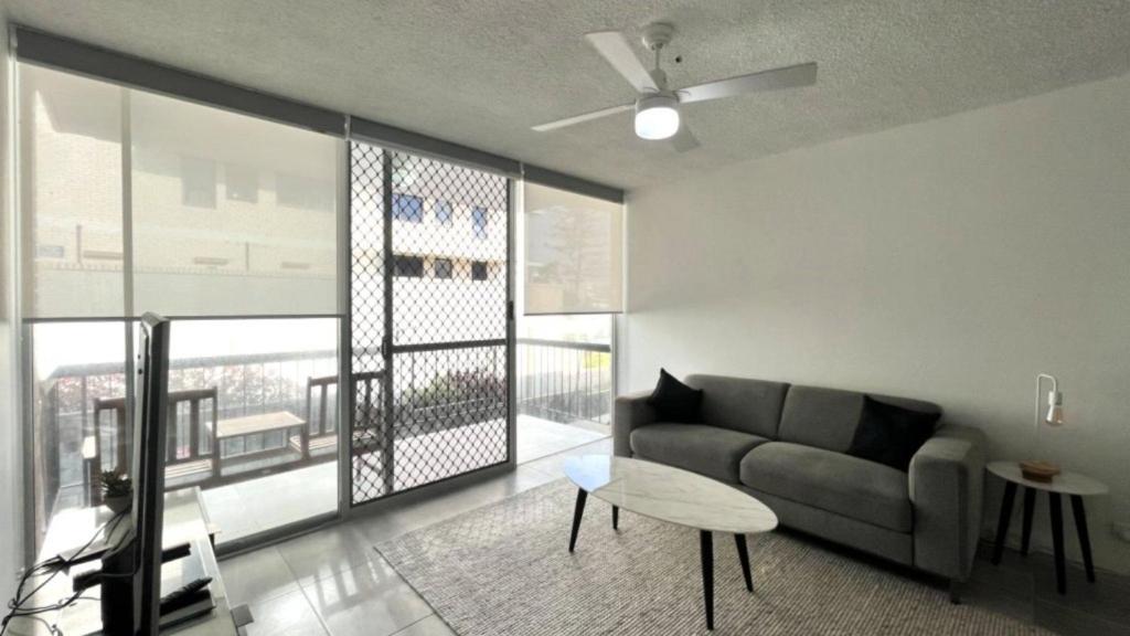 Unit 4 ' Re Del Mar,' Kings Beach, Caloundra