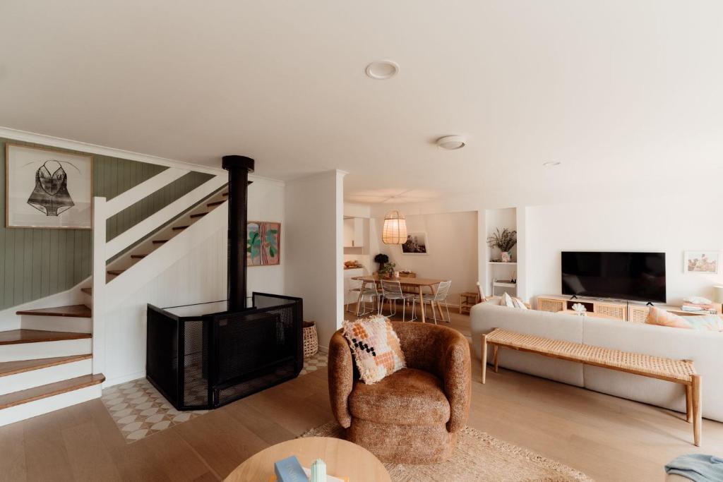 The Aframe, Corinella