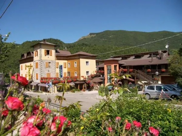 Val Del Rio, מלון בפיומאלבו