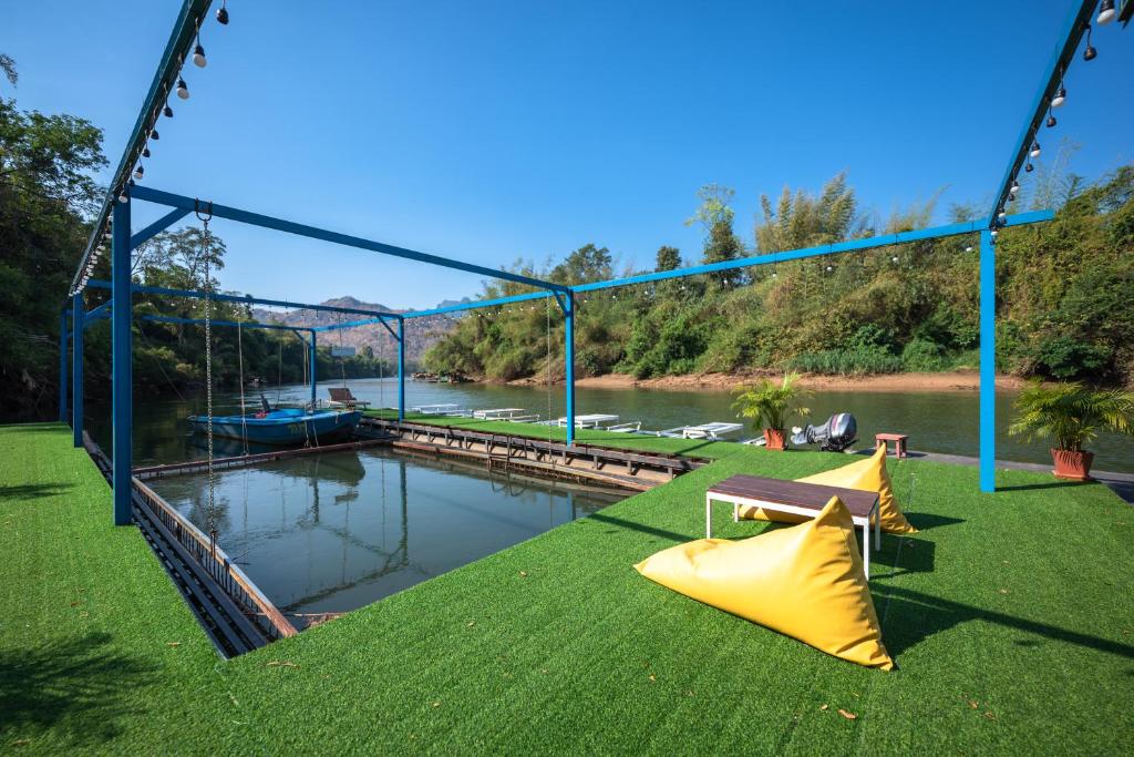 스타힐 리버콰이 리조트 (Star Hill River Kwai Resort)