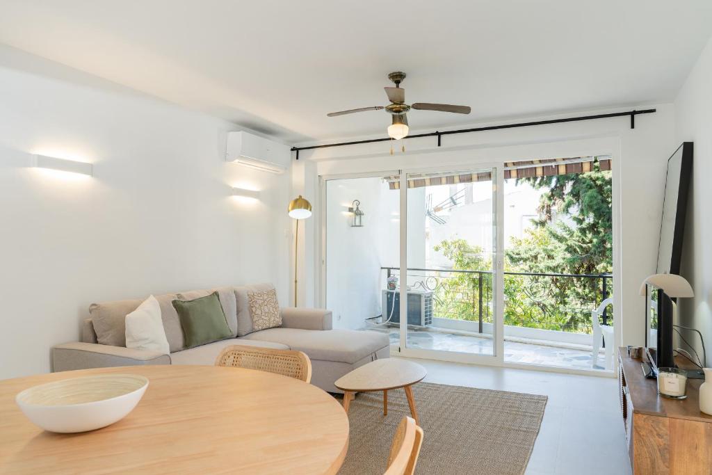 MONKÓ LAS FLoRES, Torremolinos