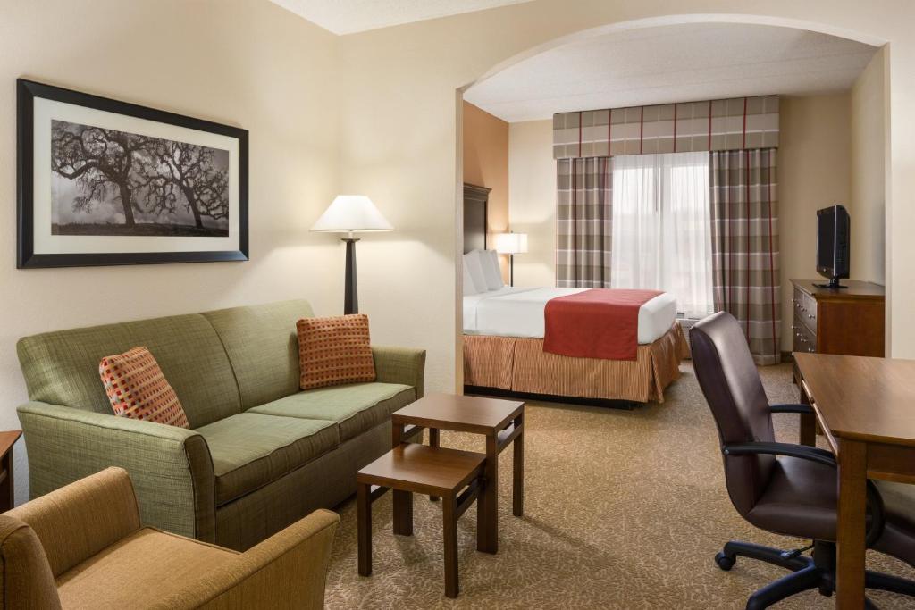 Country Inn & Suites by Radisson, Anderson, SC 전경