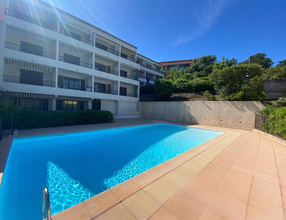 LA BAIE Studio cabine climatisé, vue mer, pour 4 personnes avec piscine sur la presqu'île de Giens à Hyères - 5