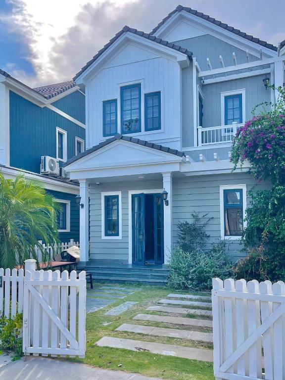 Novaworld Phan Thiết - Gầu's Land, Bình Tú