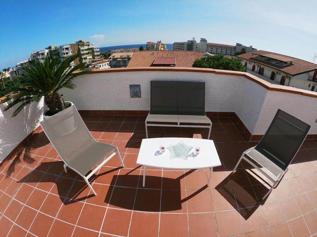 Breathtaking view penthouse 200 meters from the sea - 5