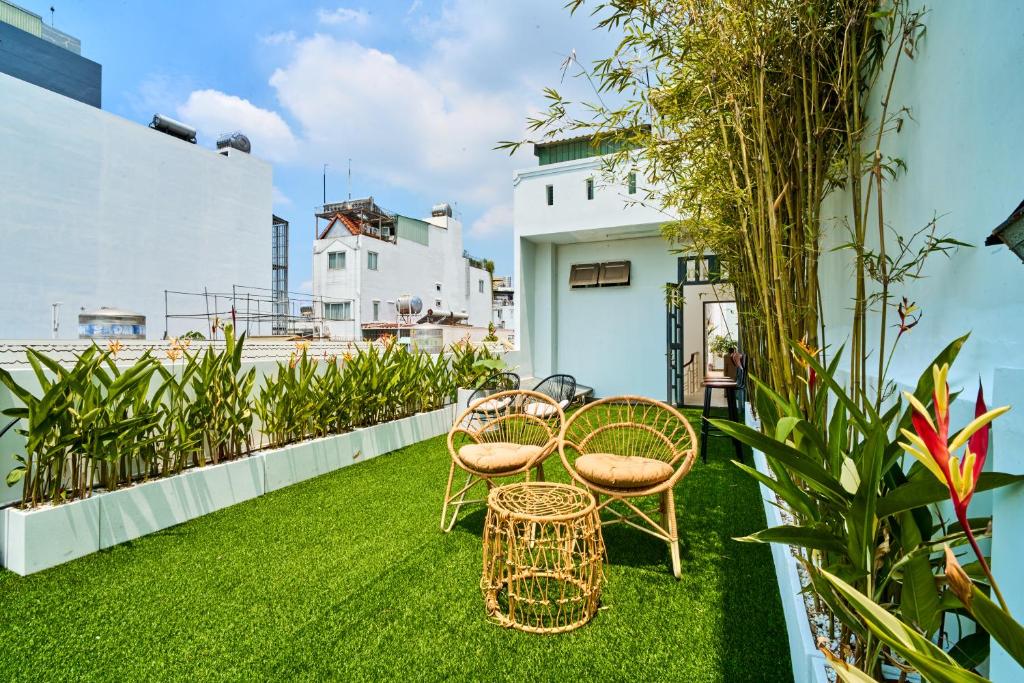 S Lux Apartment 5 mins walking in central