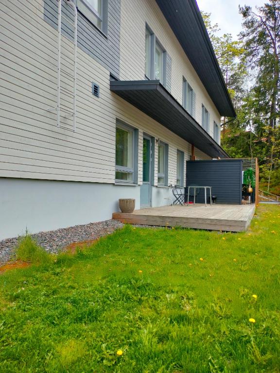 Apartment & BBQ & free parking, Espoo