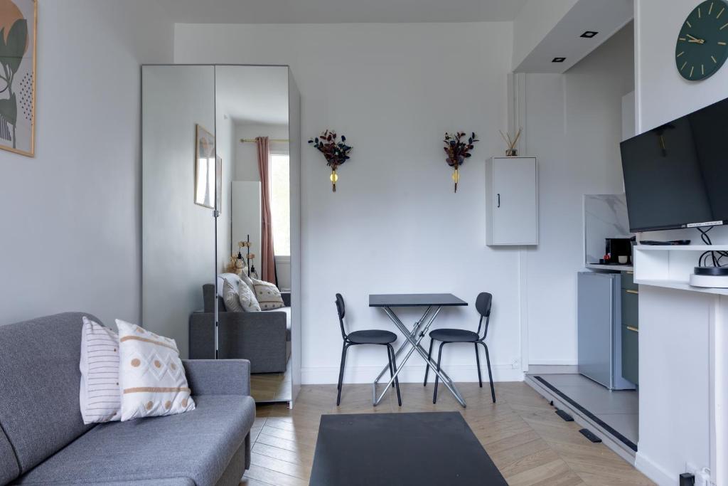 Romantic 3 Stars - Studio suite by Canal Saint-Martin - 3