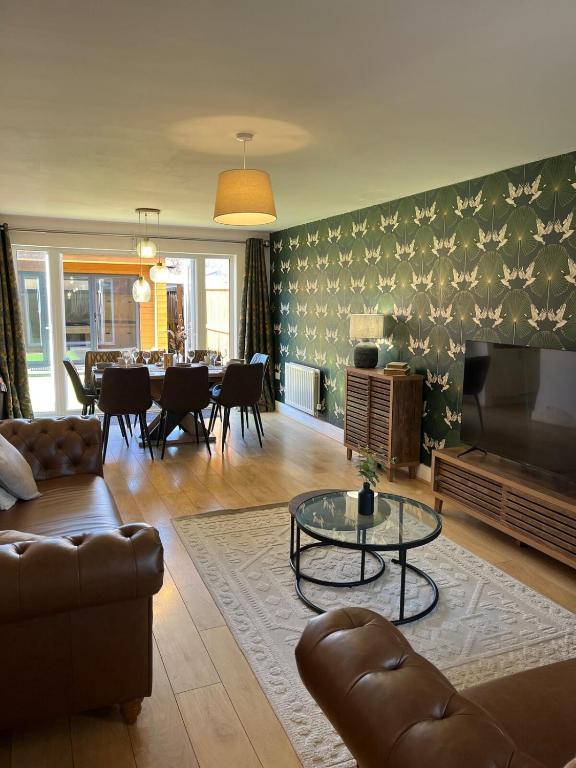 Cosy Hideout, Timperley