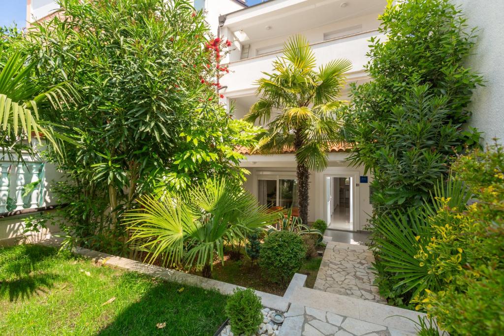Modern apartment Zen with private garden, Poreč