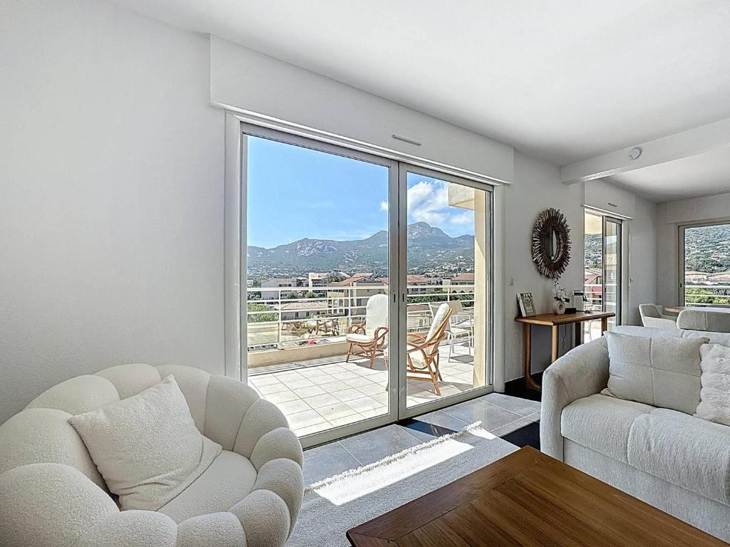 T3 d’Exception avec Vue Panoramique sur la Baie de Calvi - 2