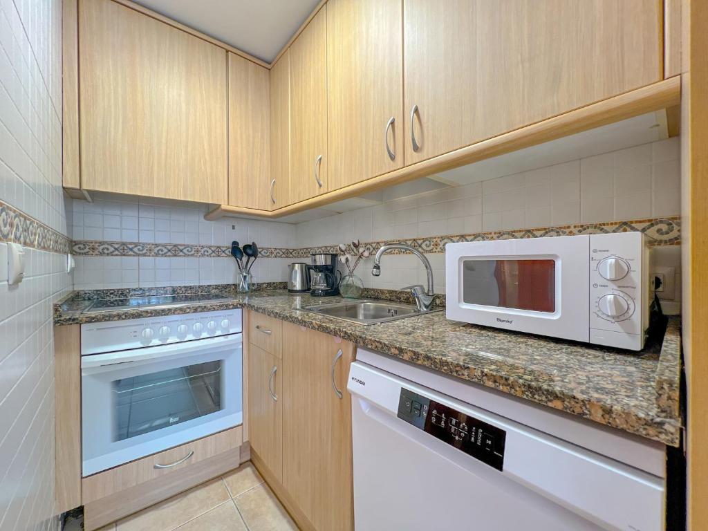 Apartment in Blanes with Stunning Sea Views - 2