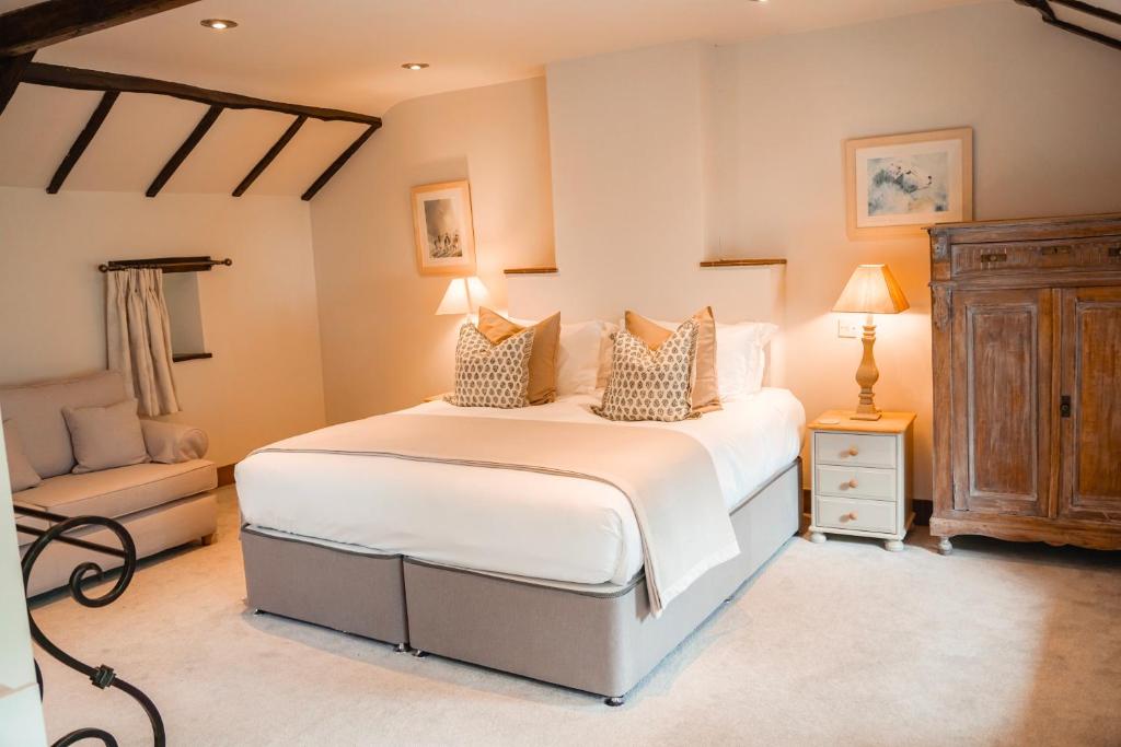 Riverside Country House and Cottage photo 2