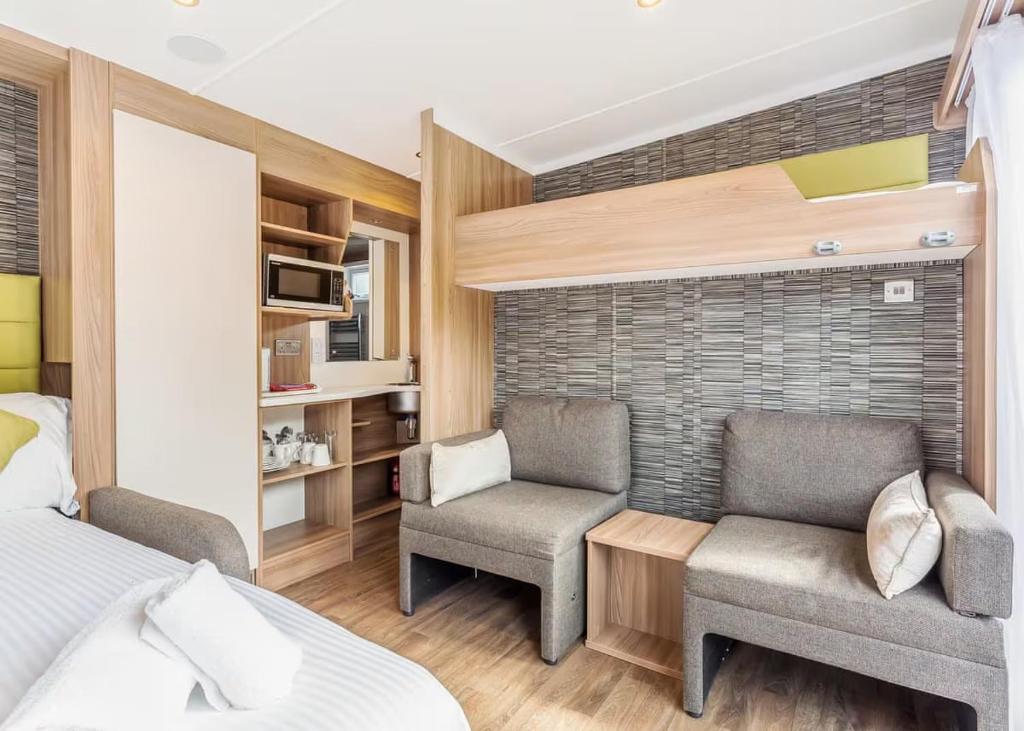 Loch Ness Highland Resort Micro Lodges - Pet Friendly, Fort Augustus