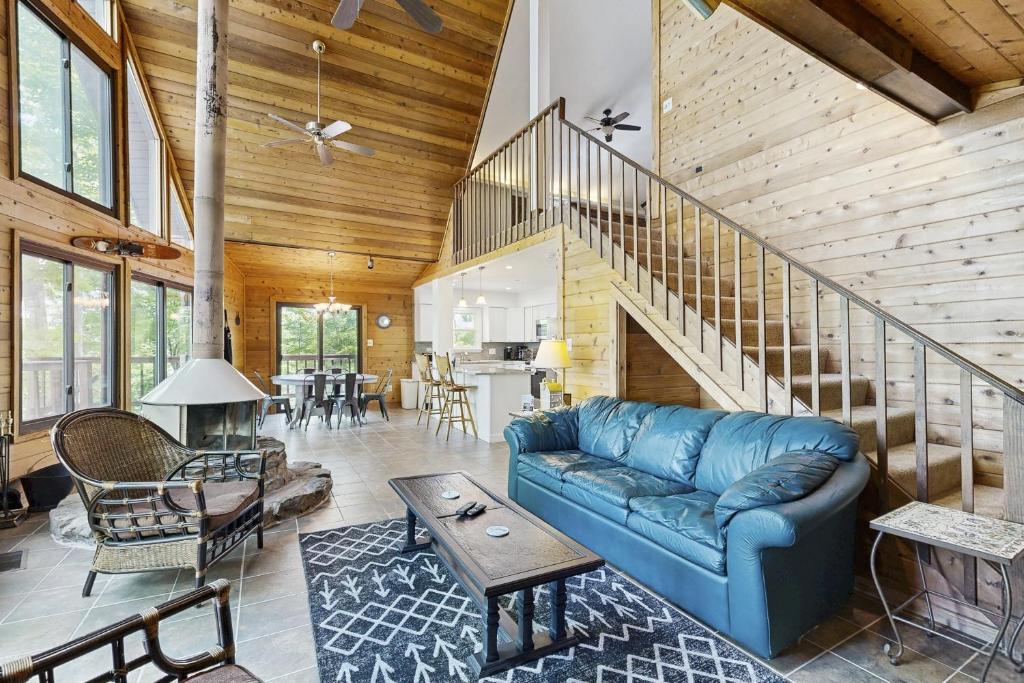 Sunset Chalet, Mineral