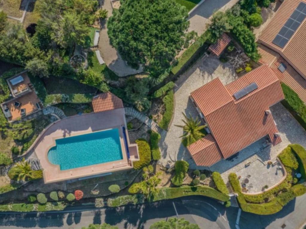 Villa bellevue sainte maxime un écrin de verdure au cœur du sémaphore piscine XXL - 1