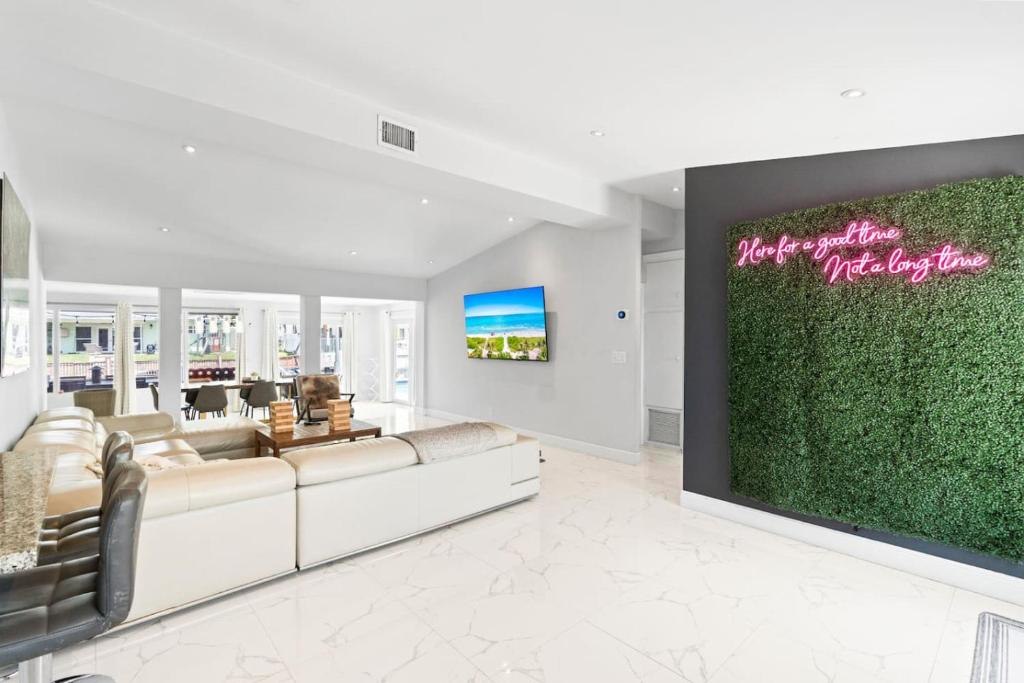 Tropical 4 bed Pool Views, Fort Lauderdale