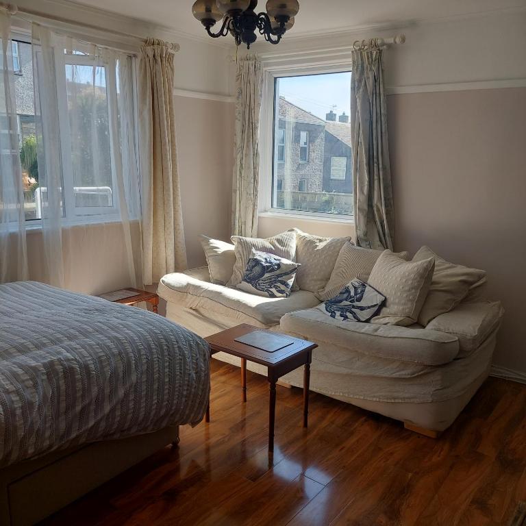 Minnadhu, Porthleven