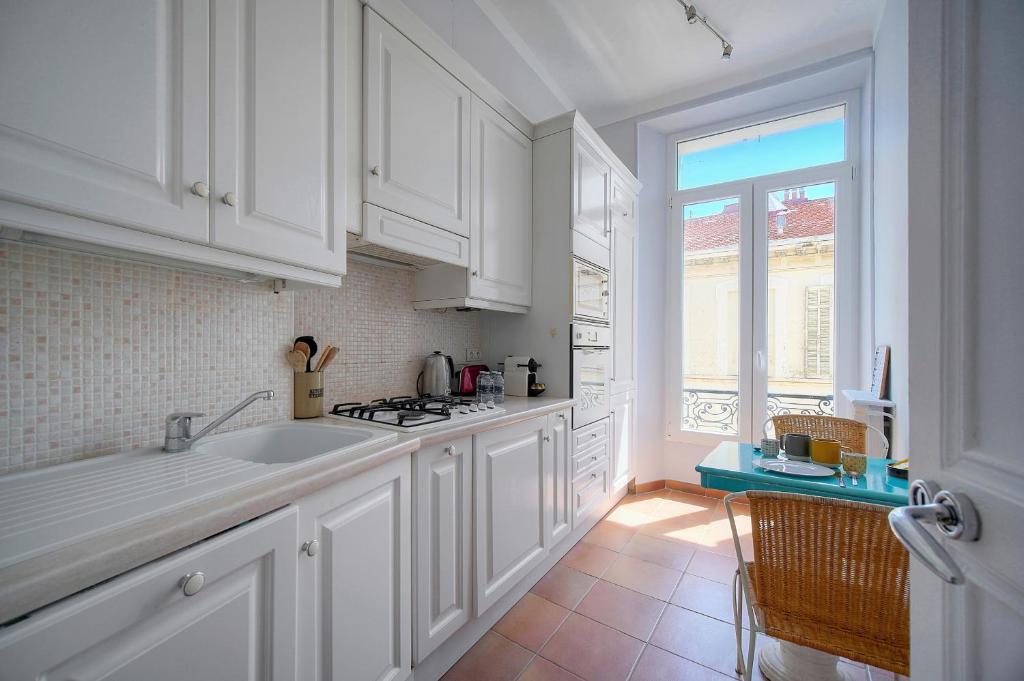 Lumineux 2 chambres, CARRE D'OR-COEUR DE CANNES A2B196 - 2