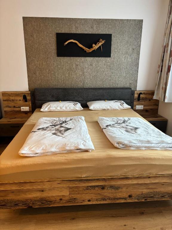 MountainLOVE, Strobl