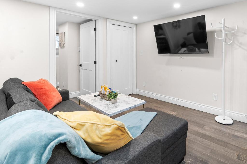 Charming 1BR Flat in Ottawa Historic Lower Town, Ottawa