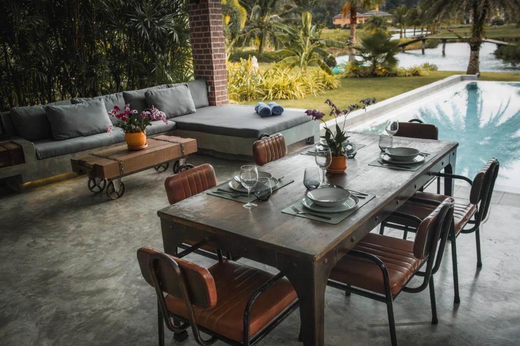 Private Pool Villa SunDaily, Trat