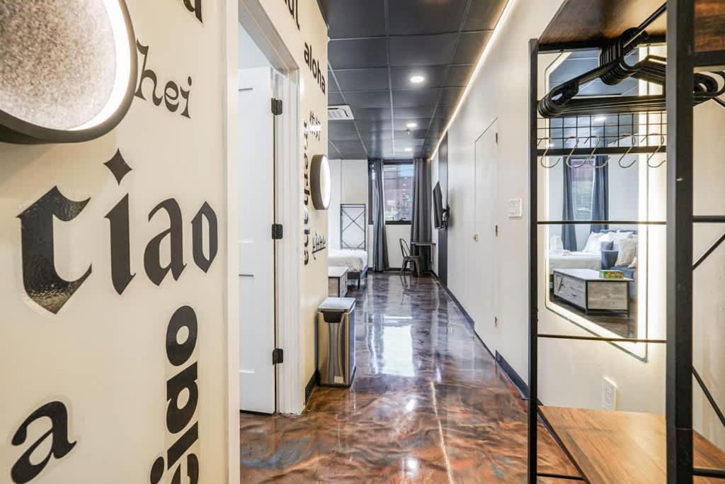 New Loft 3 min to Local hospitals Sleeps 4, Pittsburgh