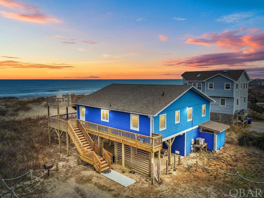 Oceanfront Views Private Beach Access and Hot Tub, Nags Head