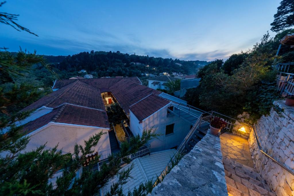 Bastas Hotel & Studios 外観