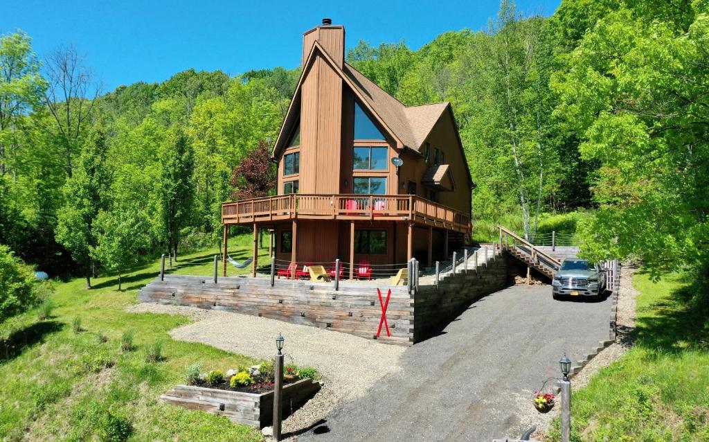 The Ridge Chalet in Ellicottville Hot Tub & Sauna, Great Valley