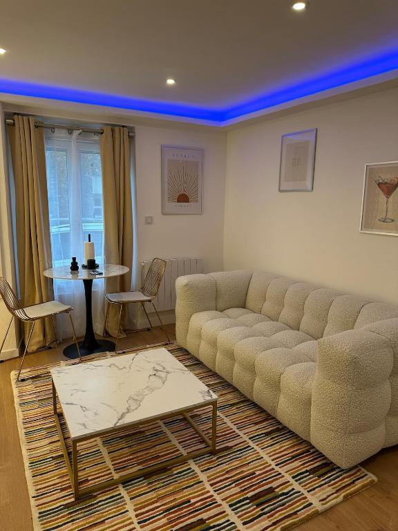 Raffinement Absolu, Saulx-les-Chartreux