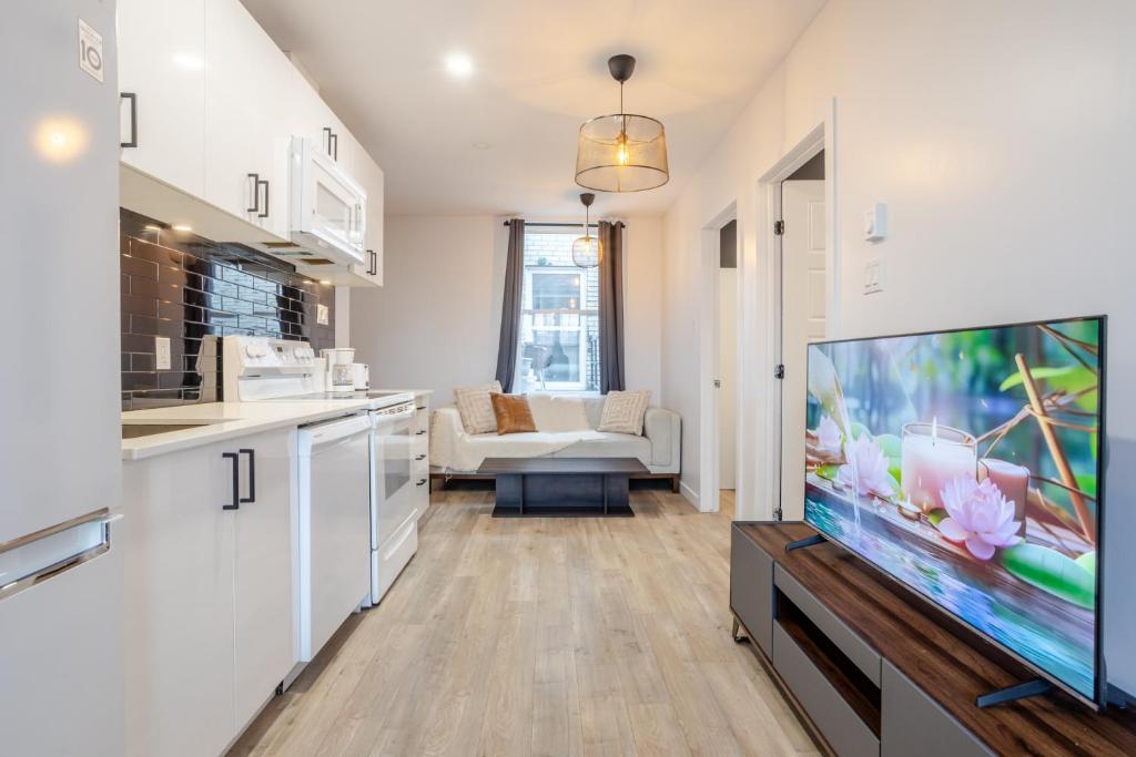 Spacious 4BR 2BA in the Plateau Montreal, Montreal