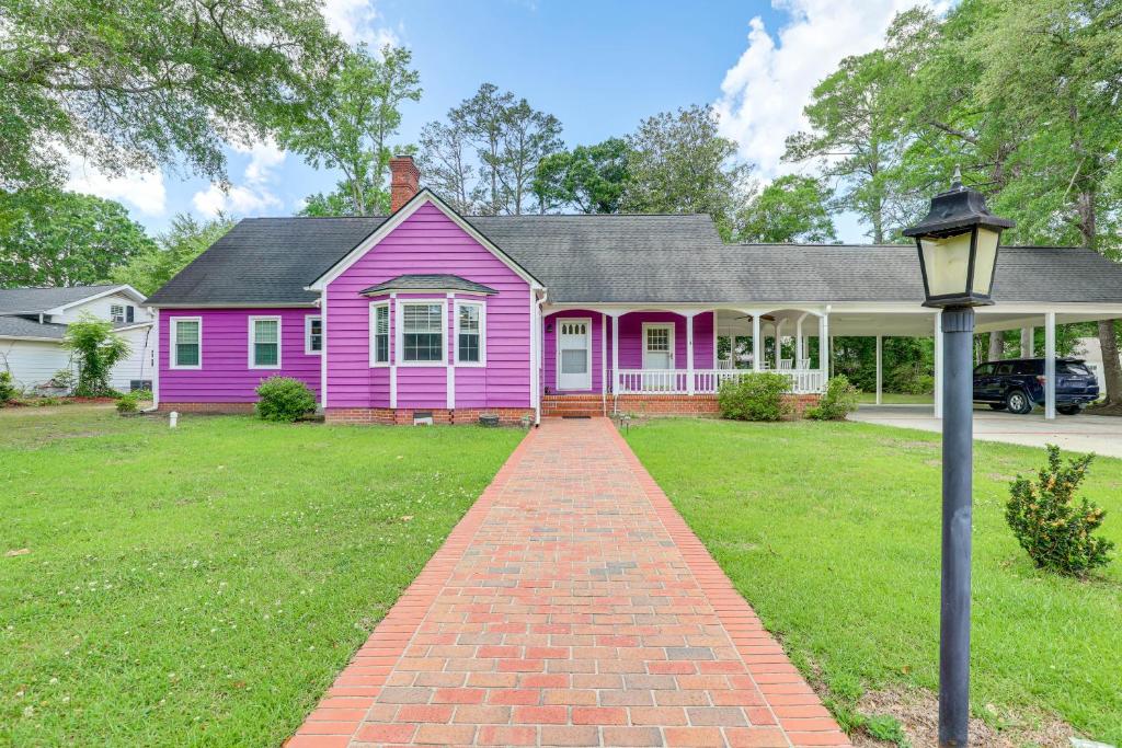 Home 1 Mi to Dtwn Conway Great for Beach Days!, Conway