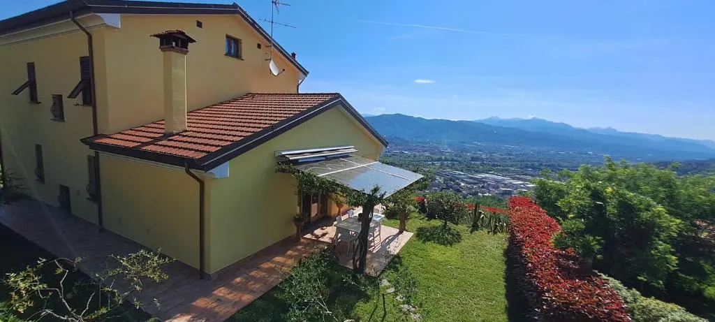 Ca Belvedere, hotel in Follo Alto