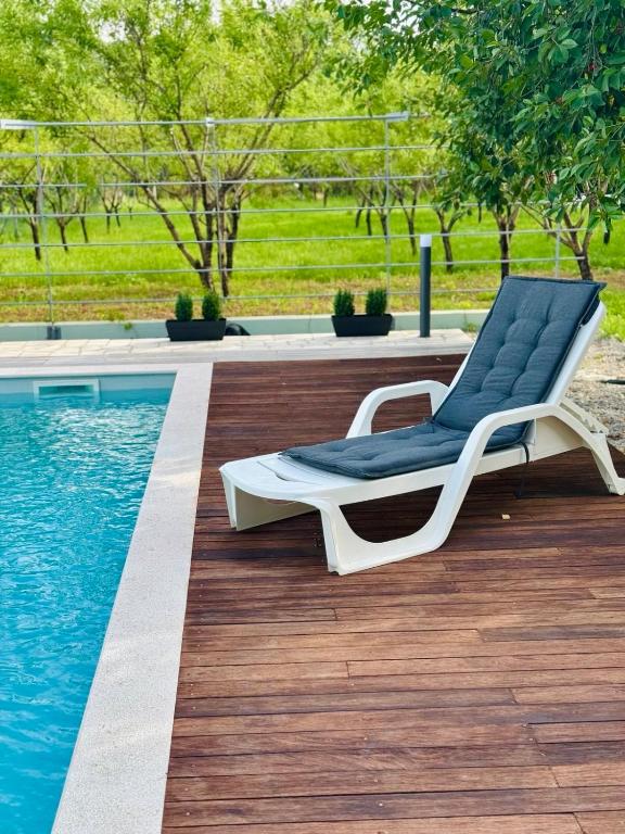 Almond Buna PoolHouse - 2