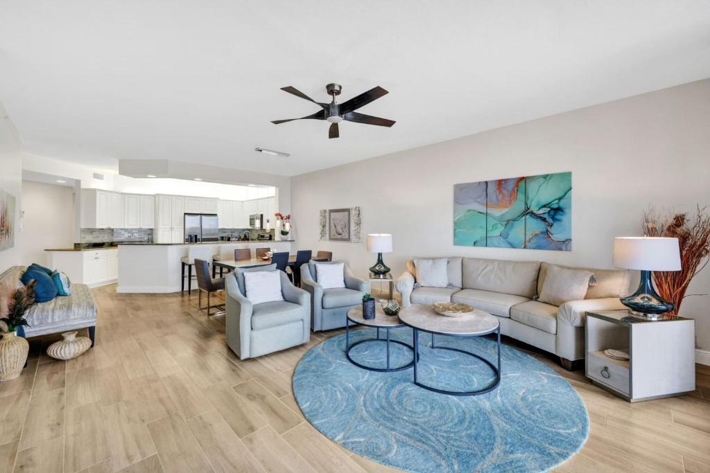 Make Unforgettable Memories by the Beach, Naples