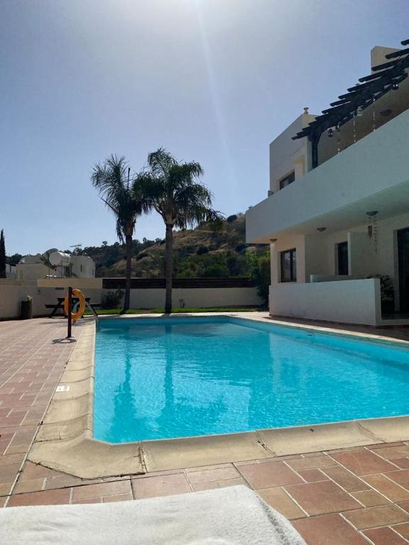 2 Bed Apartment Pool and Sea Views in Oroklini, Voroklini